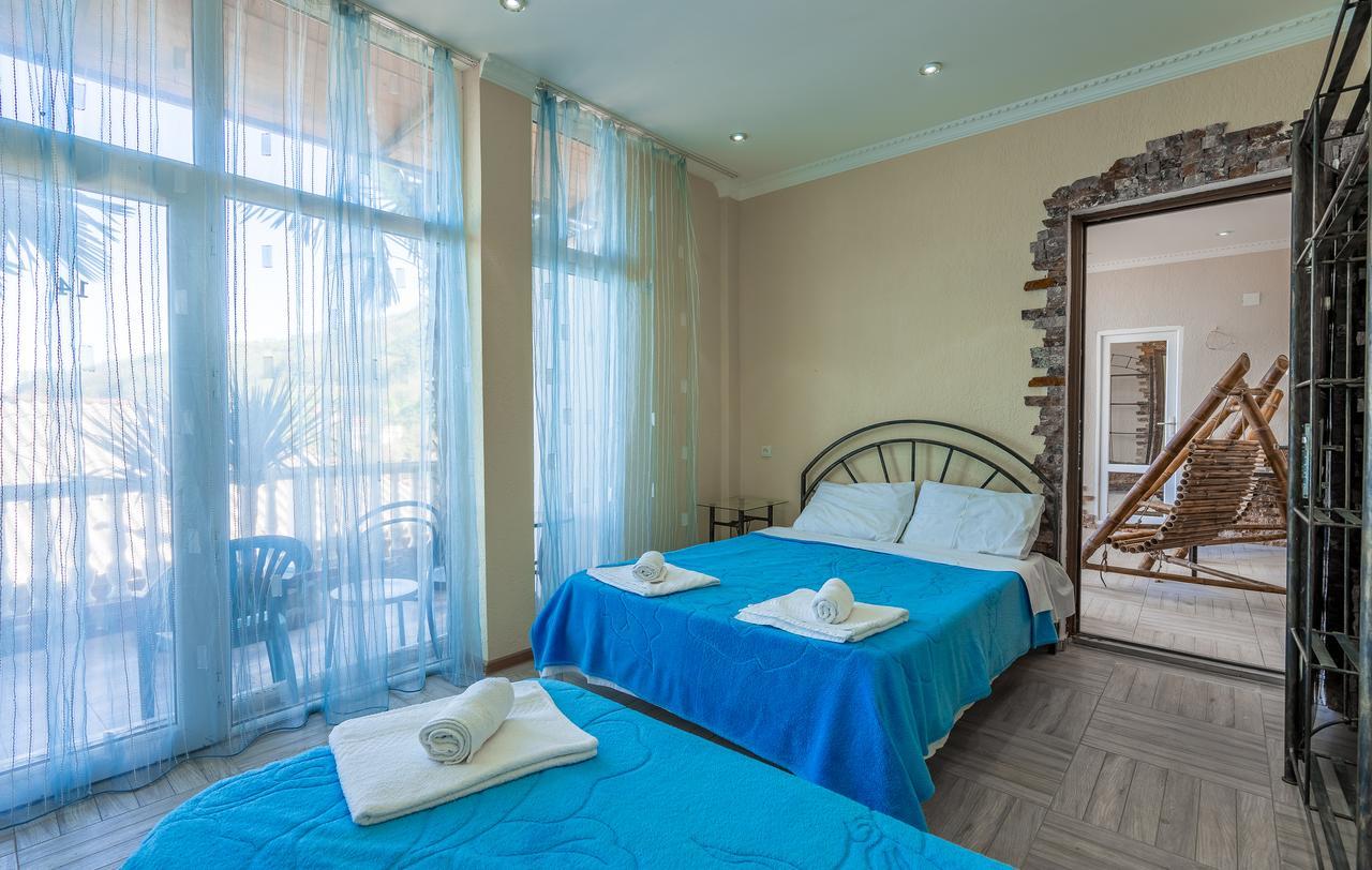 Aniva The Hotel Batumi Bagian luar foto
