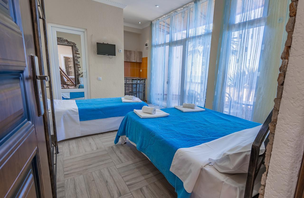 Aniva The Hotel Batumi Bagian luar foto