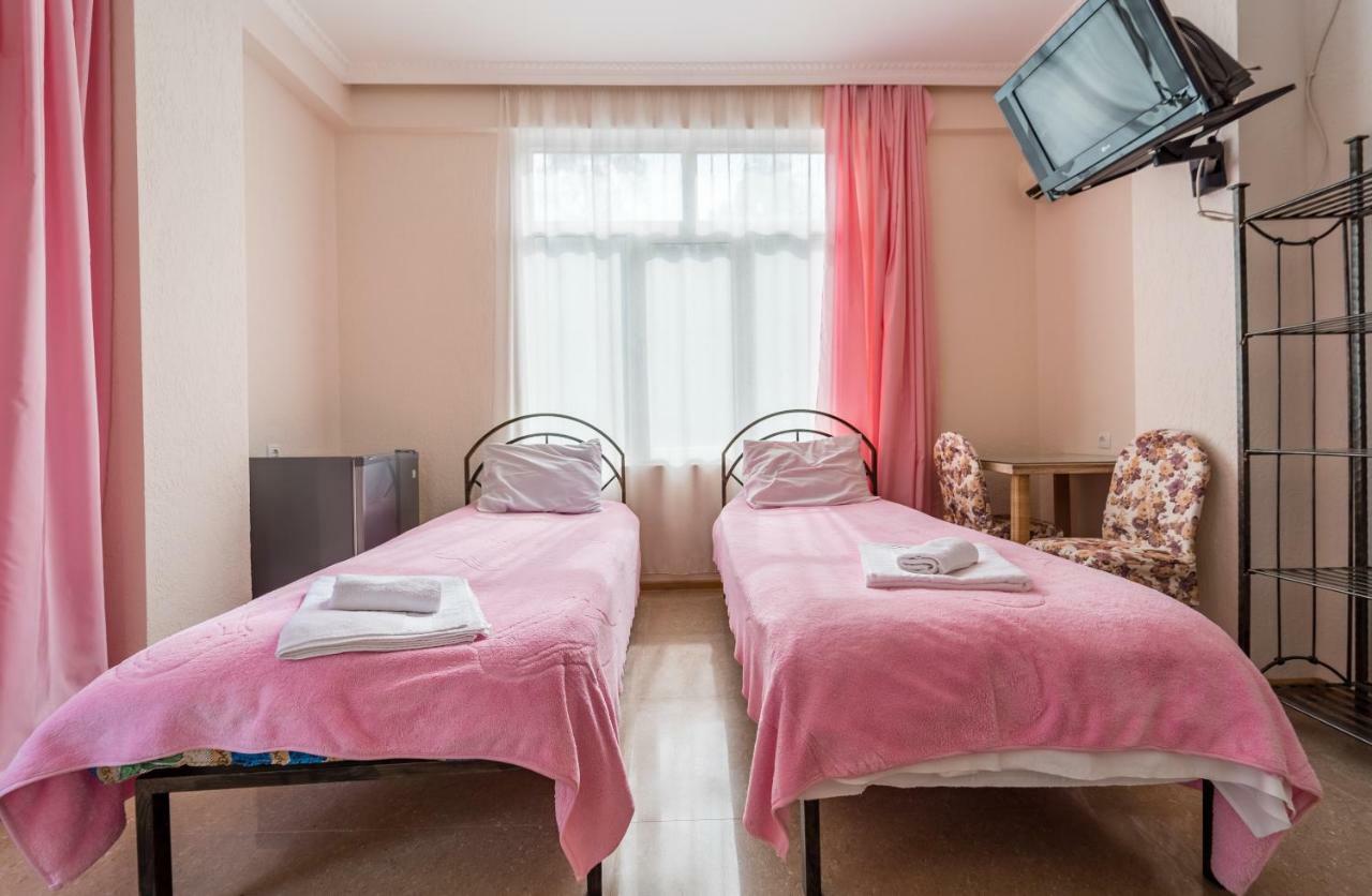 Aniva The Hotel Batumi Bagian luar foto