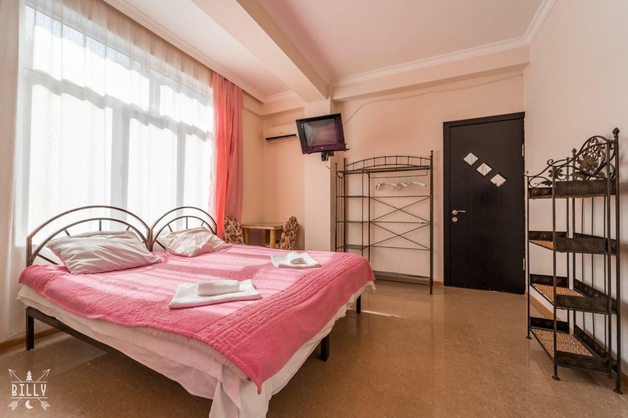 Aniva The Hotel Batumi Bagian luar foto