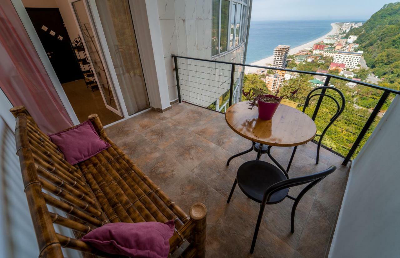 Aniva The Hotel Batumi Bagian luar foto