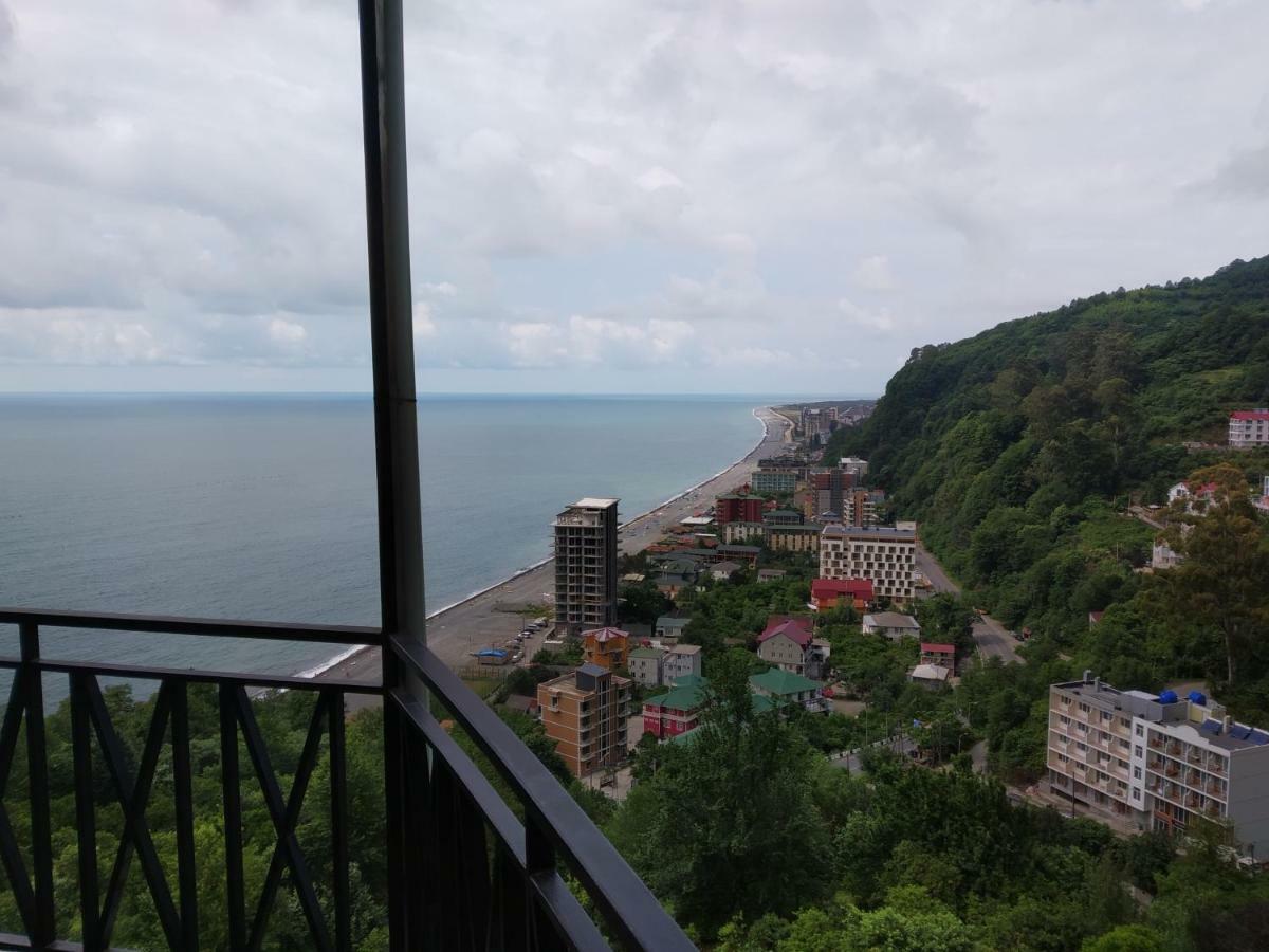 Aniva The Hotel Batumi Bagian luar foto